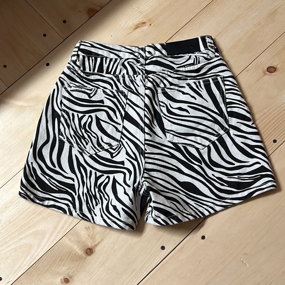 Nasty gal shorts - Picture 3 of 3